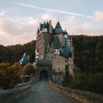 1 w, tags: räume burgen - unsplash
