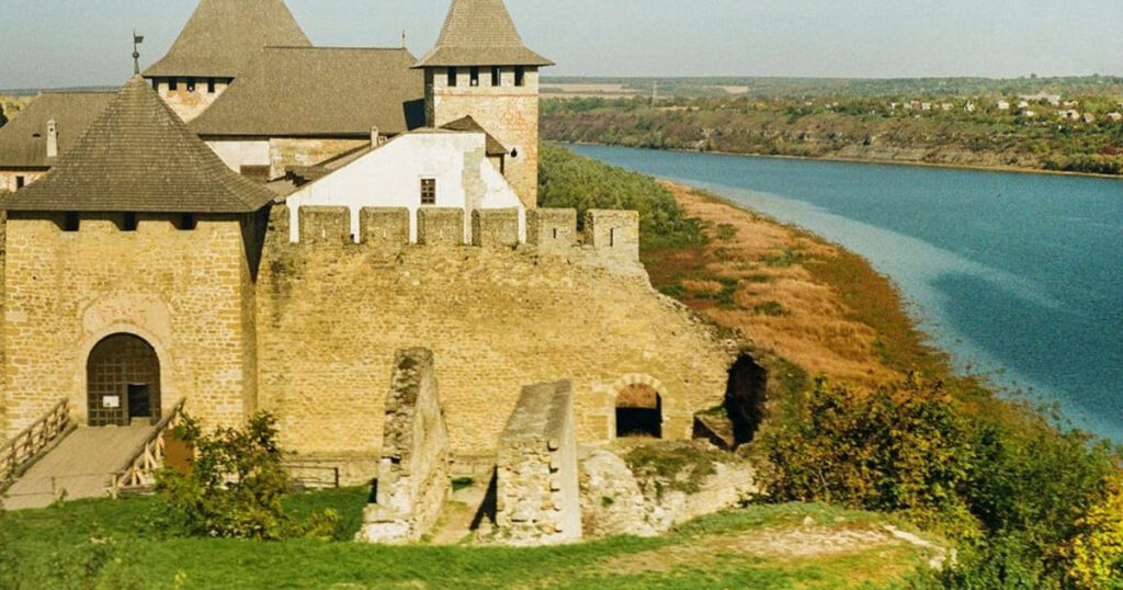 Geheime Kammer unter dem galizischen Schloss aus dem 12. Jahrhundert entdeckt